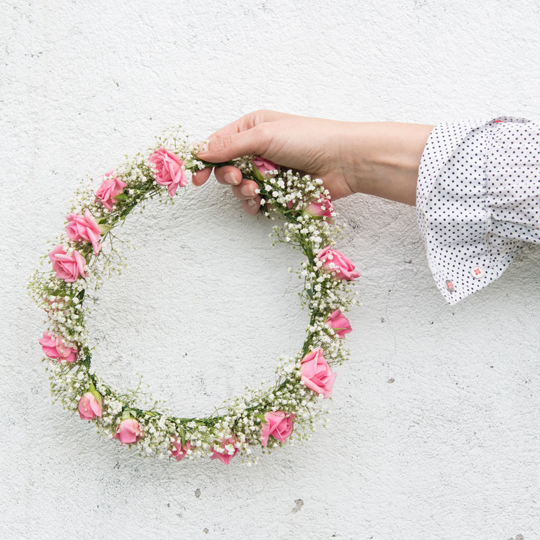 grenroser-blomsterkrans-haarpynt-velegnet.jpg