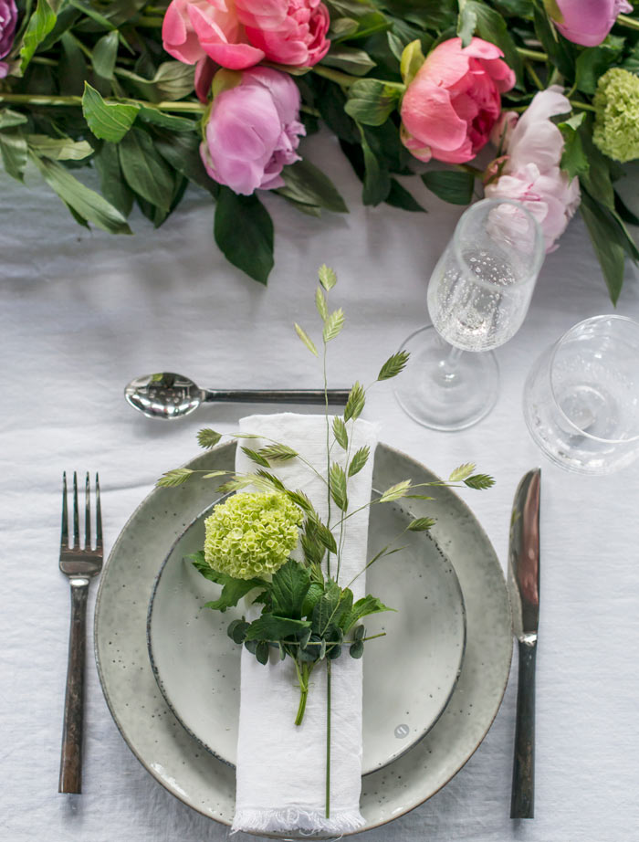 floriss-borddekking-festbord-tallerken-oppsett.jpg