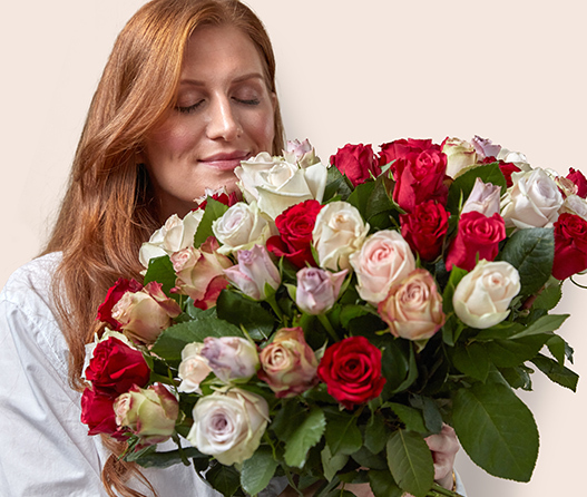 floriss-kundeklubb-rosekort-hver-6-rosebukett-gratis-dame-med-stor-rosebukett.jpg