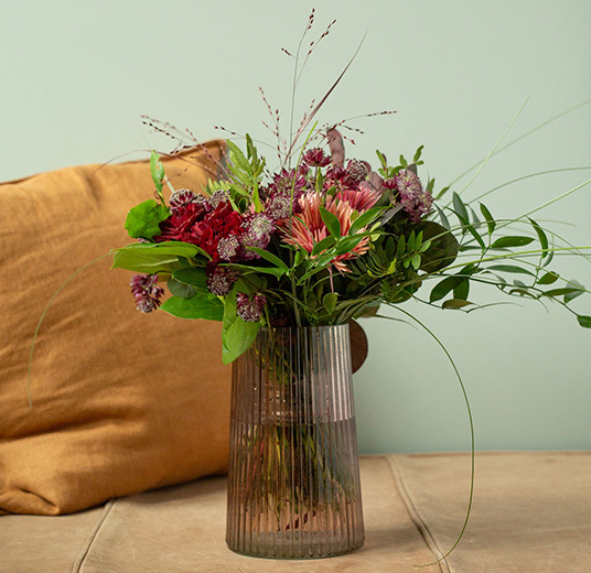 snittblomster-hoestfarger-i-glassvase.jpg