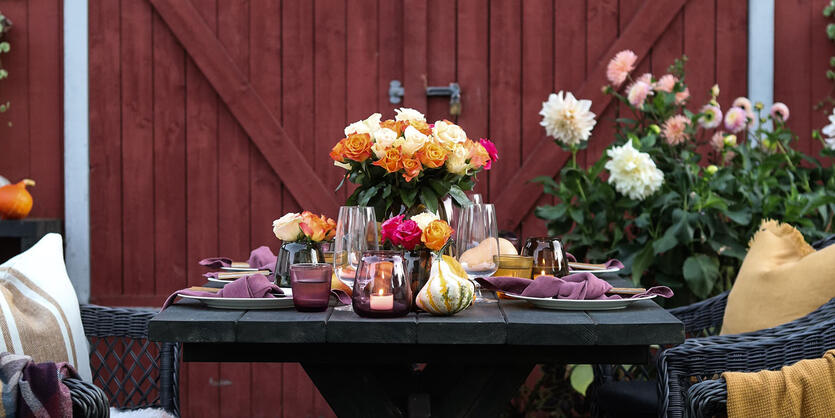 Slik pynter du høstbordet<br/> med vakre roser