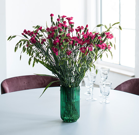 floriss-nellik-bukett-i-glassvase.jpg