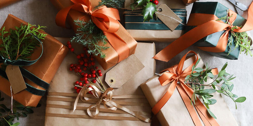 Gaveinnpakning med<br/> naturlig vri