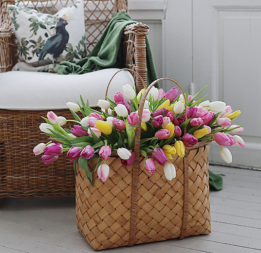 tulipaner-takk-buketter-i-kurv-ny-2023.jpg