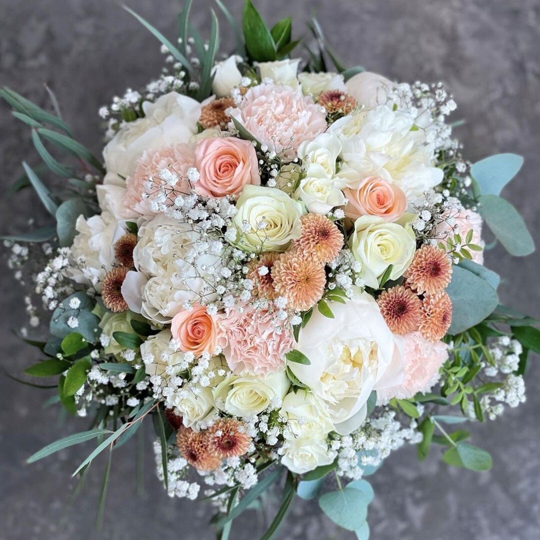 brudebukett-hvit-og-fersken