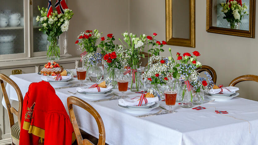 Slik pynter du bordet til 17. mai