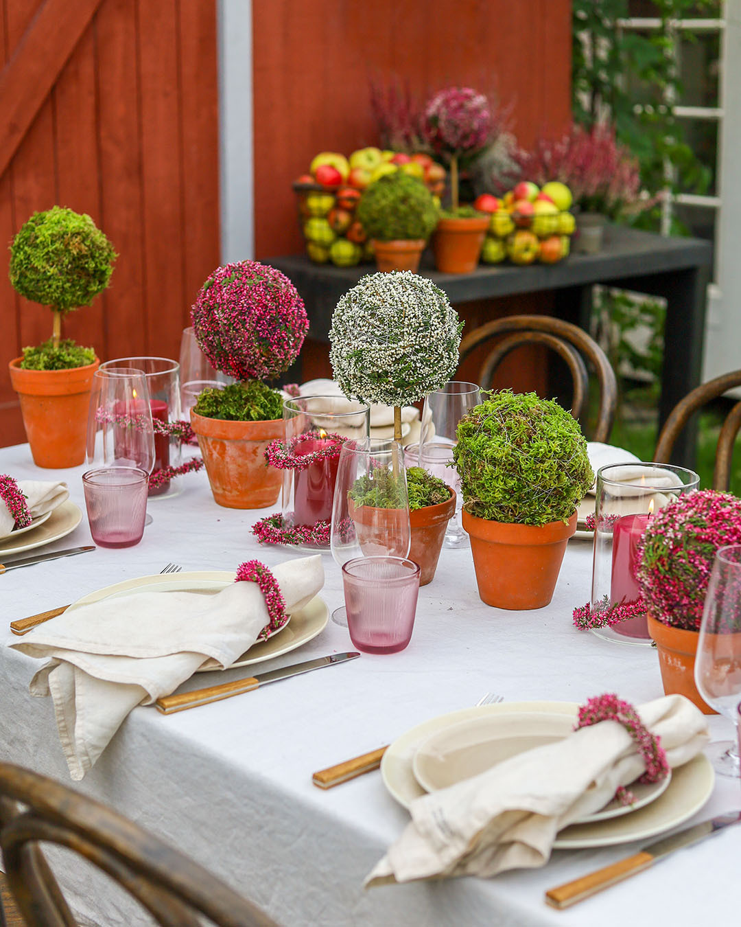 Pynt bordet med forskjellige lyng-dekorasjoner