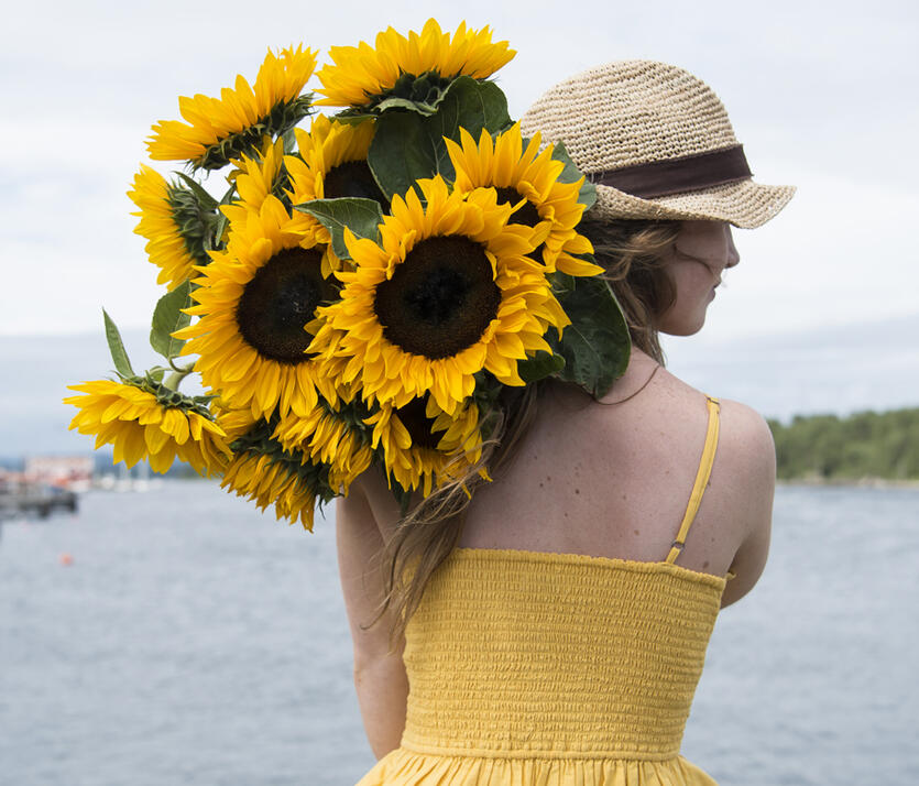 Bestill blomster<br/> rett hjem p&aring; d&oslash;ren